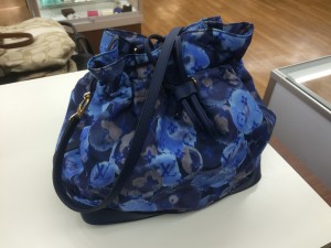 イカット　キャンパス　ノエフル